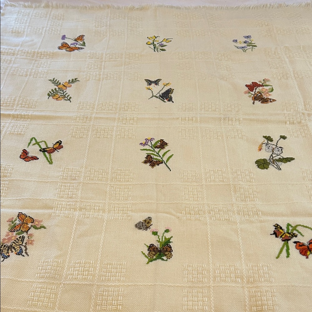 OOAK Hand-Embroidered Cross-Stitched on Homespun Style Tablecloth Throw 1980-90s